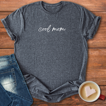 Cool Mom (minimalist) | T-shirt for moms